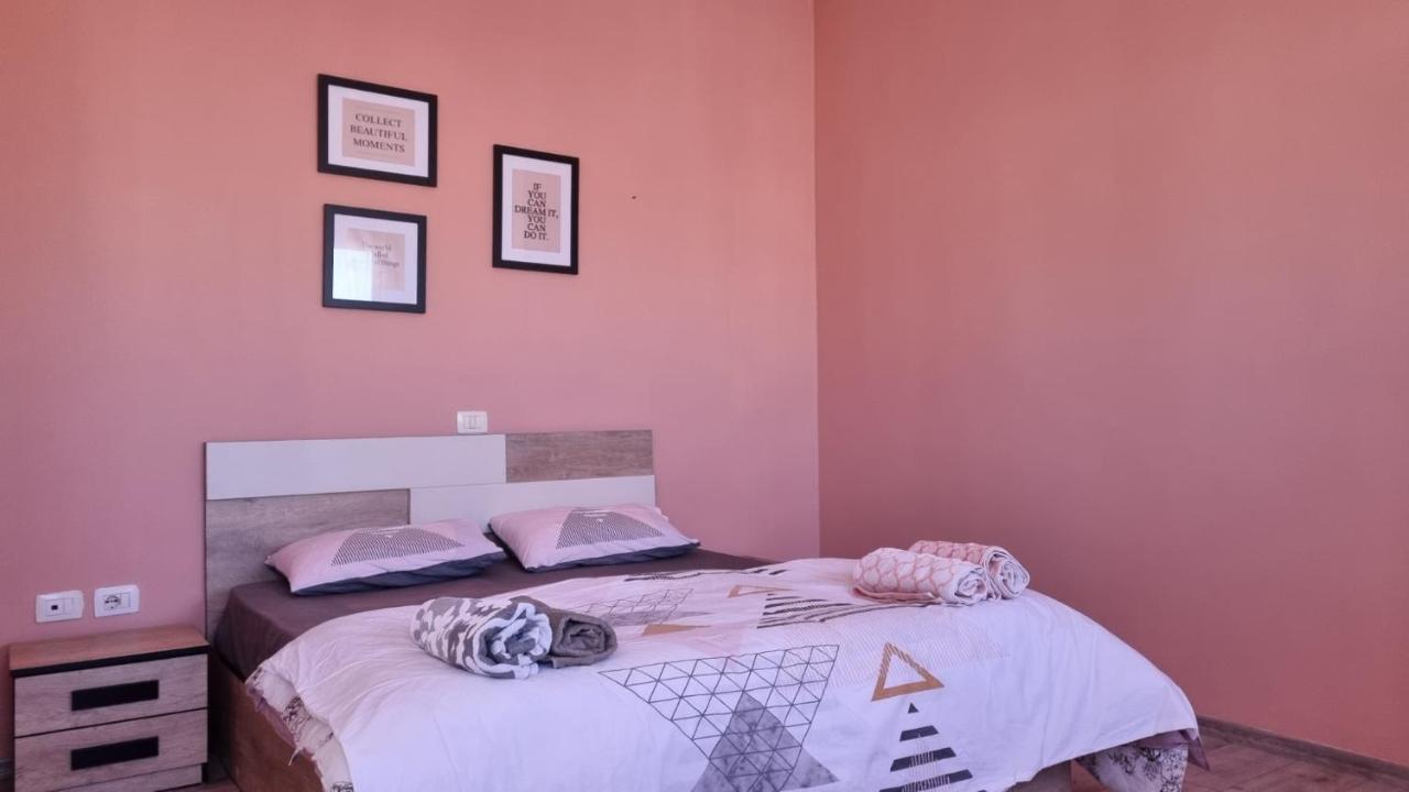 Sky Apartament. Bllok District Тирана Екстер'єр фото