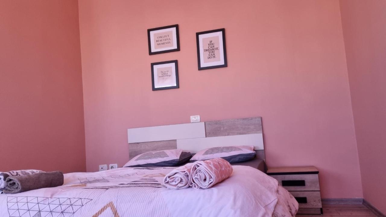 Sky Apartament. Bllok District Тирана Екстер'єр фото