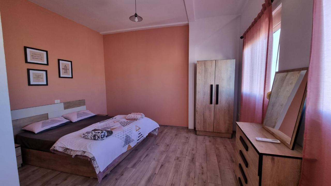 Sky Apartament. Bllok District Тирана Екстер'єр фото