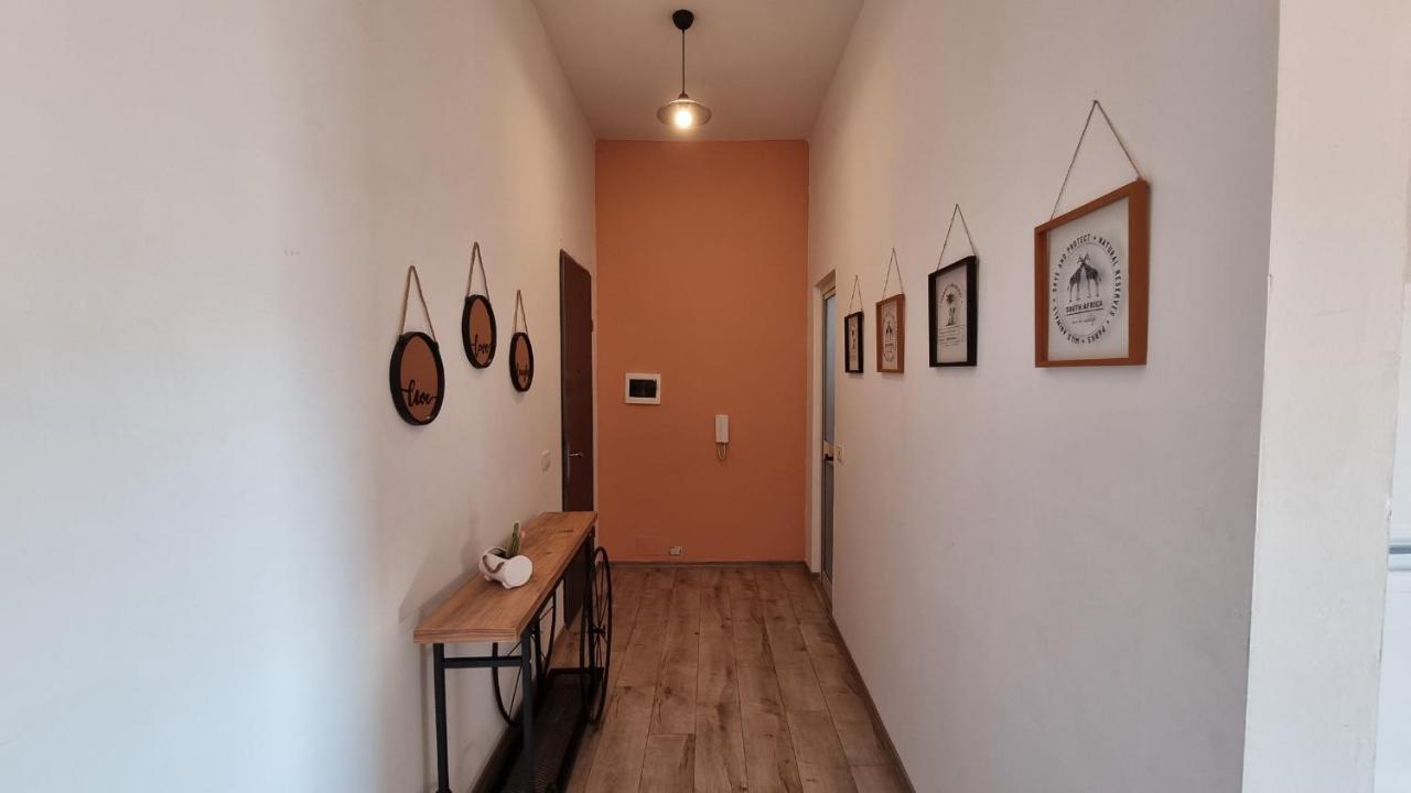 Sky Apartament. Bllok District Тирана Екстер'єр фото