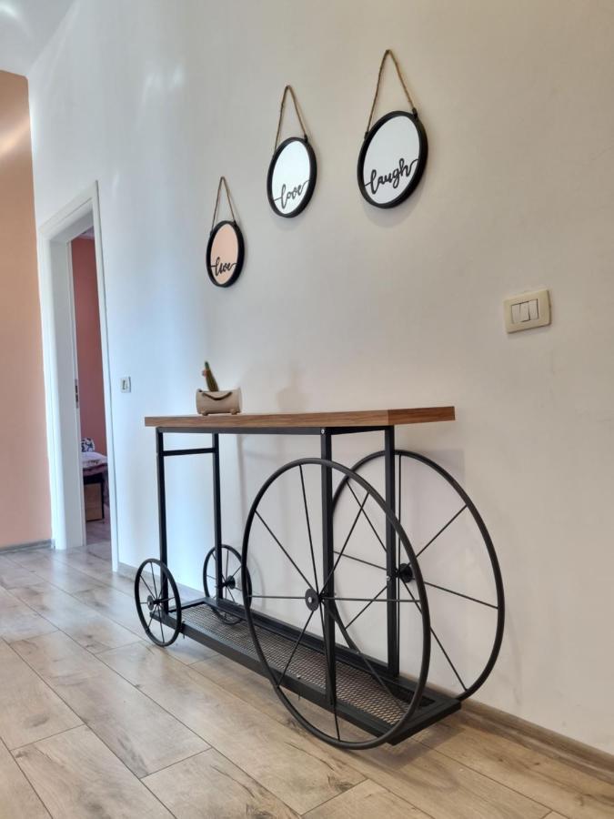Sky Apartament. Bllok District Тирана Екстер'єр фото